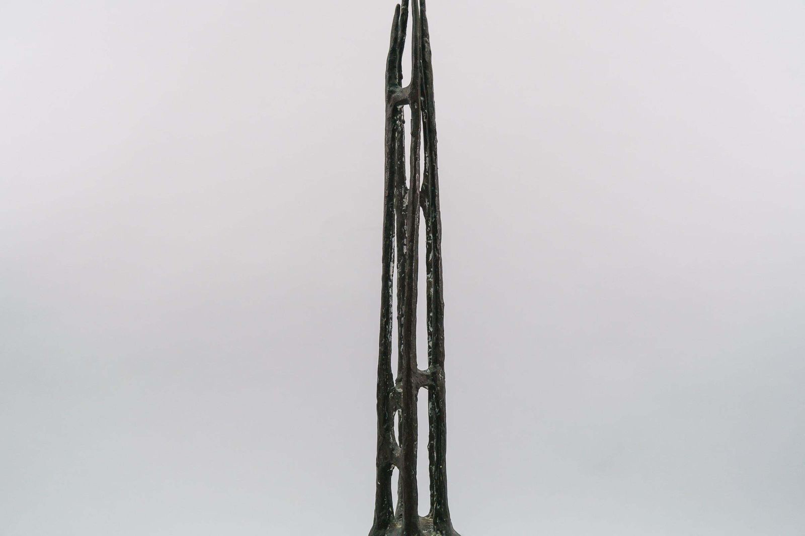photo furniture Unique Bronze Design Of The Ball Fountain From Nuremberg By Günther Rossow