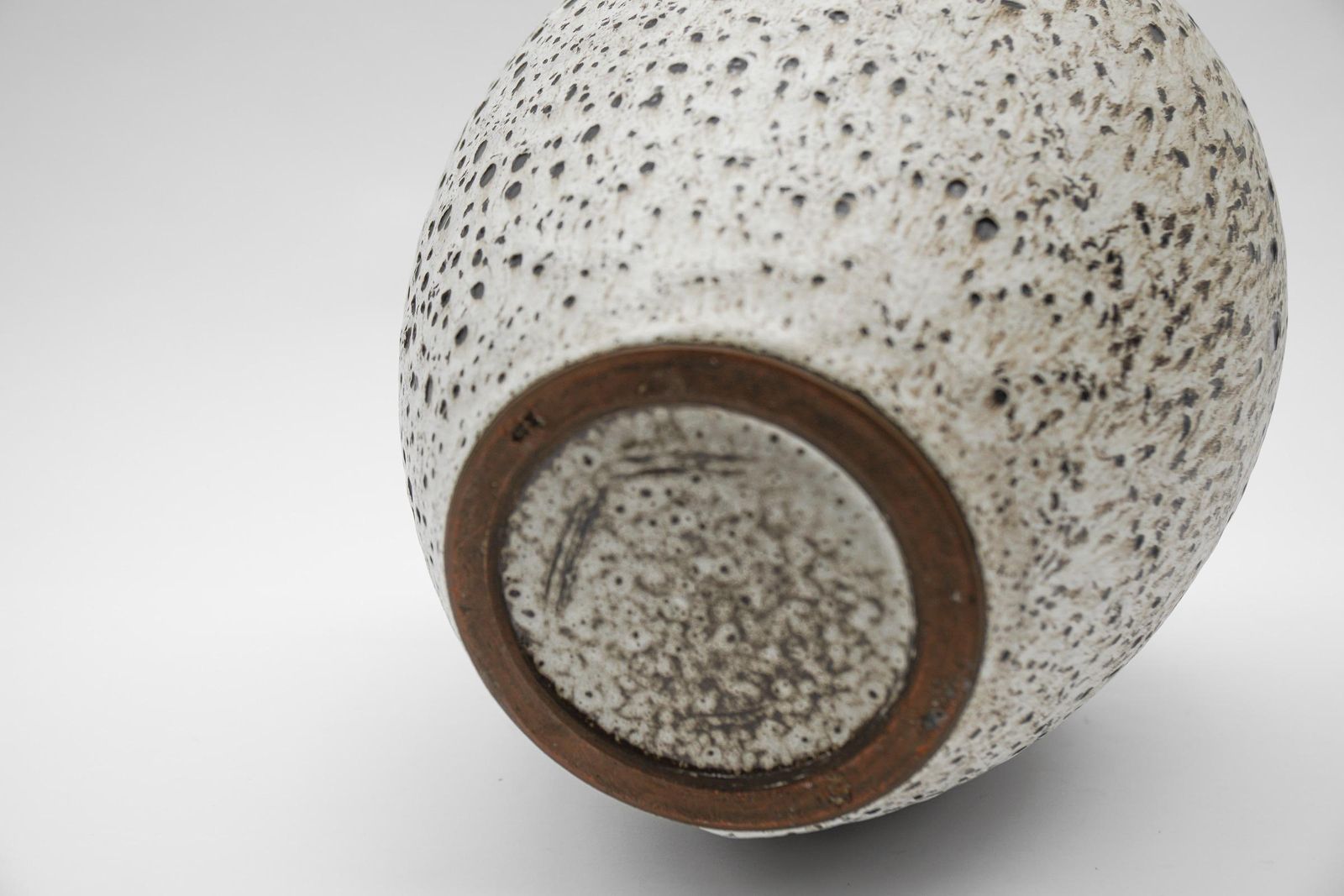 Lovely White & Black Studio Ceramic Vase By Wilhelm & Elly Kuch, 1960s, Germany photo vinterior