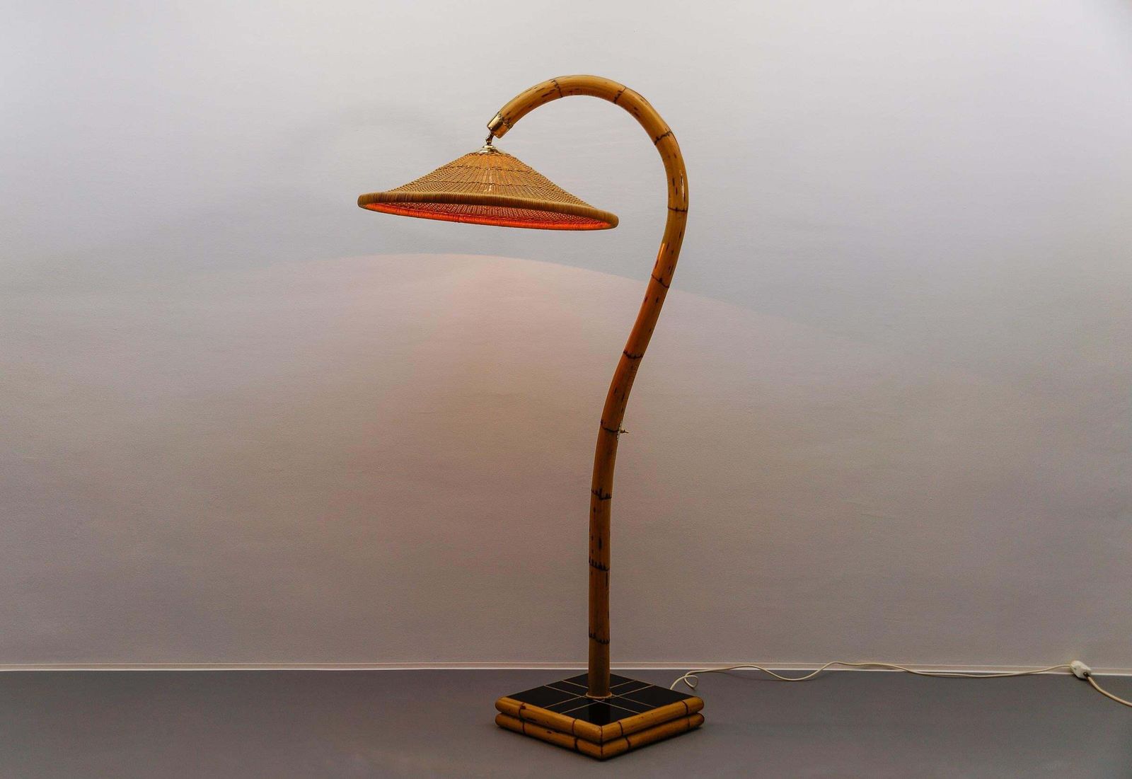 Huge Mid Century Modern Bamboo, Brass & Rattan Arc Floor Lamp, Italy 1950s photo vintage