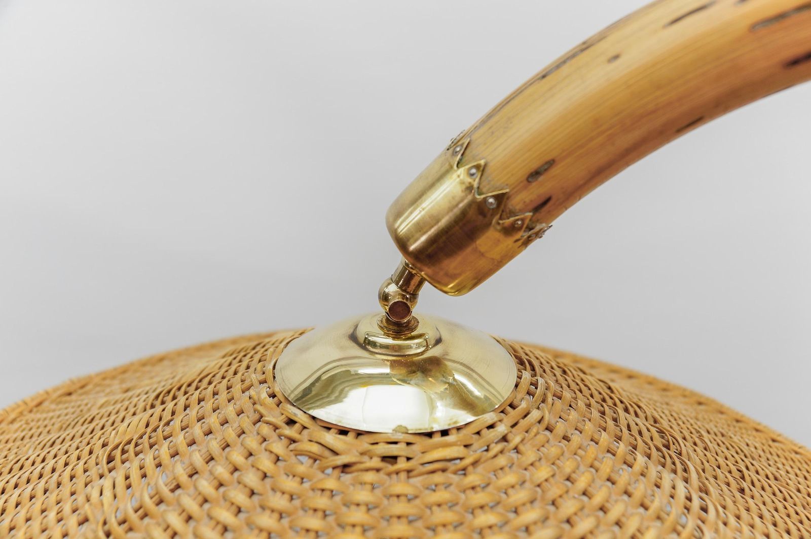 photo vinterior Huge Mid Century Modern Bamboo, Brass & Rattan Arc Floor Lamp, Italy 1950s