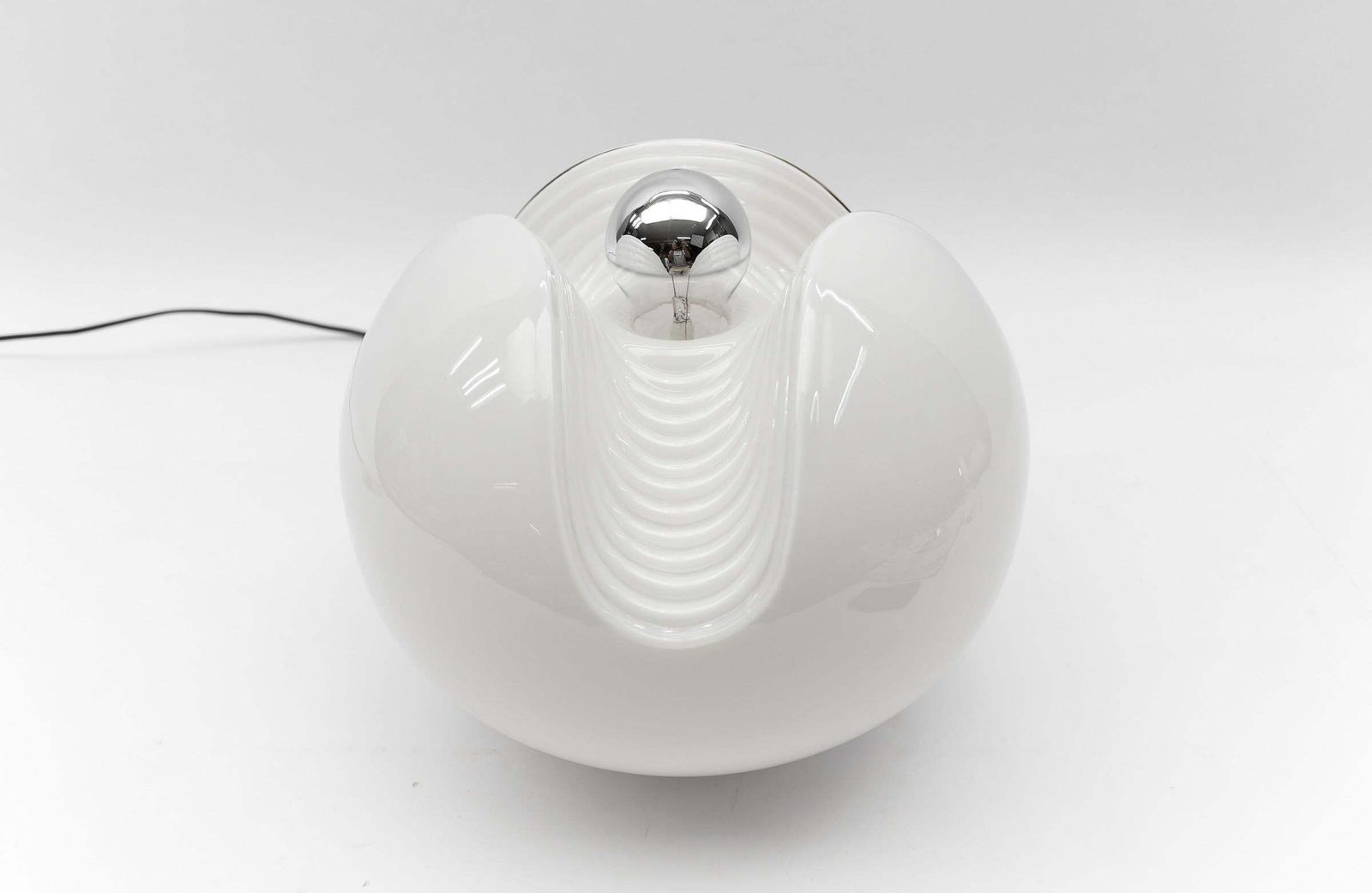 Large Opaline Glass Table Lamp "Wave" By Koch Und Lowy Für Peill & Putzler, 1960 photo vinterior