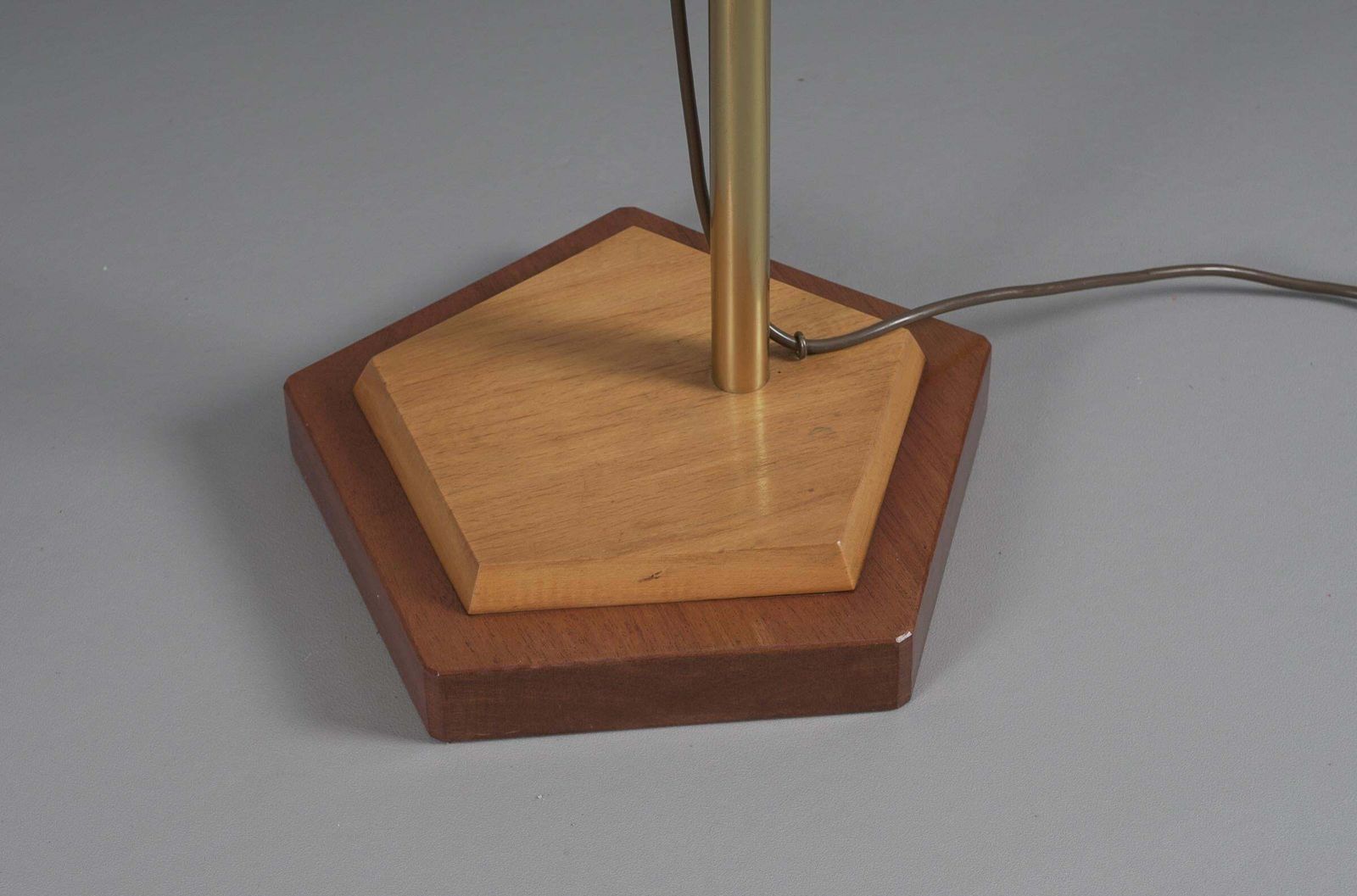 photo vinterior Unique Anthroposophic Floor Lamp In Wood, Brass And Fabric By Rudolf Dörfler