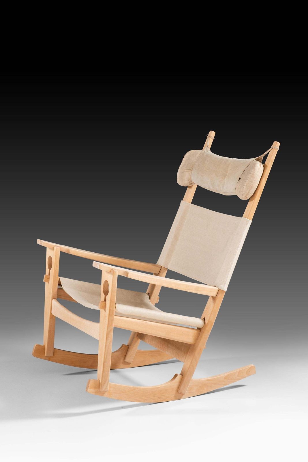 photo furniture Hans Wegner Rocking Chair Model Ge 273 Produced By Getama In Denmark