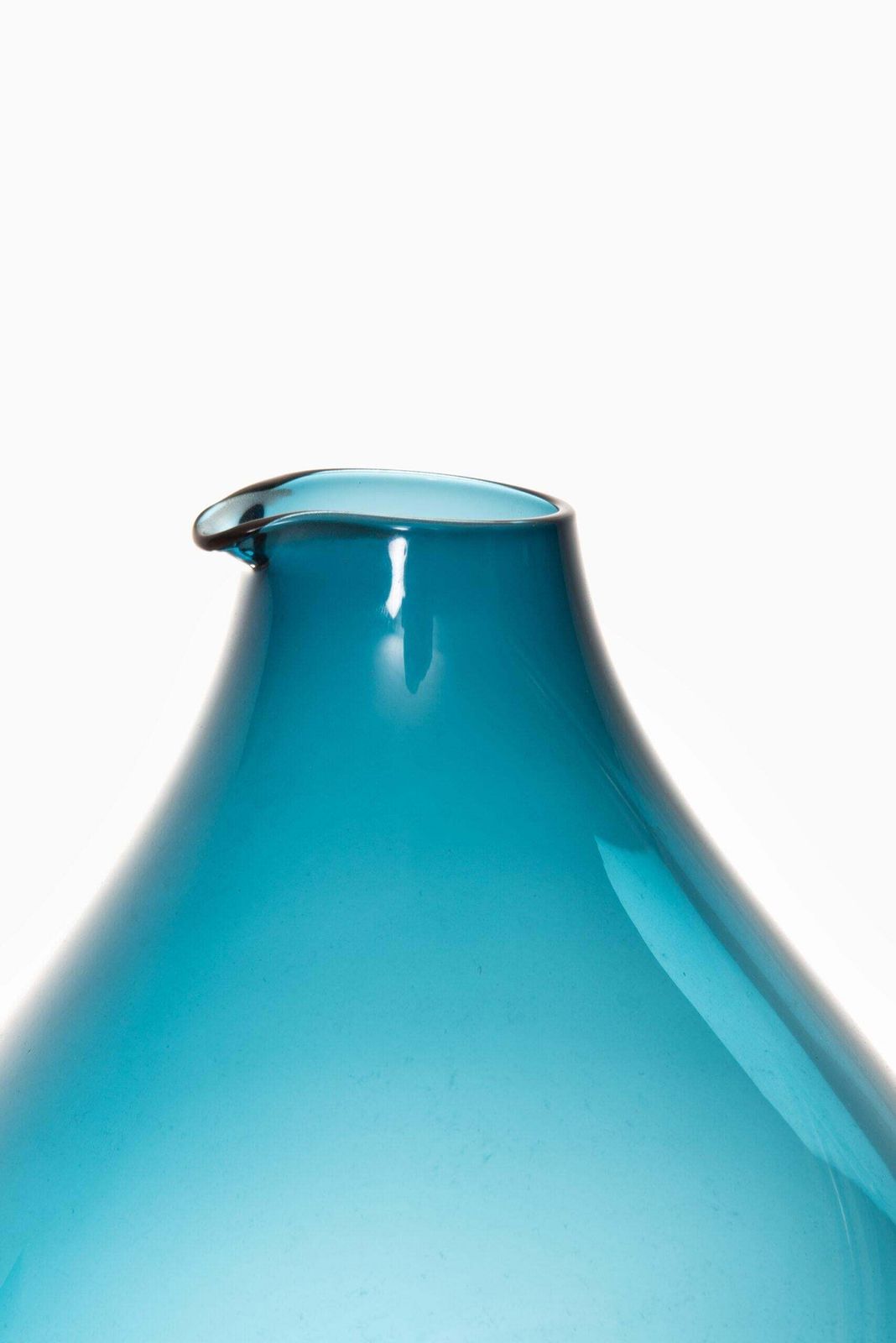 Kjell Blomberg Vase Produced By Gullaskruf In Sweden photo furniture