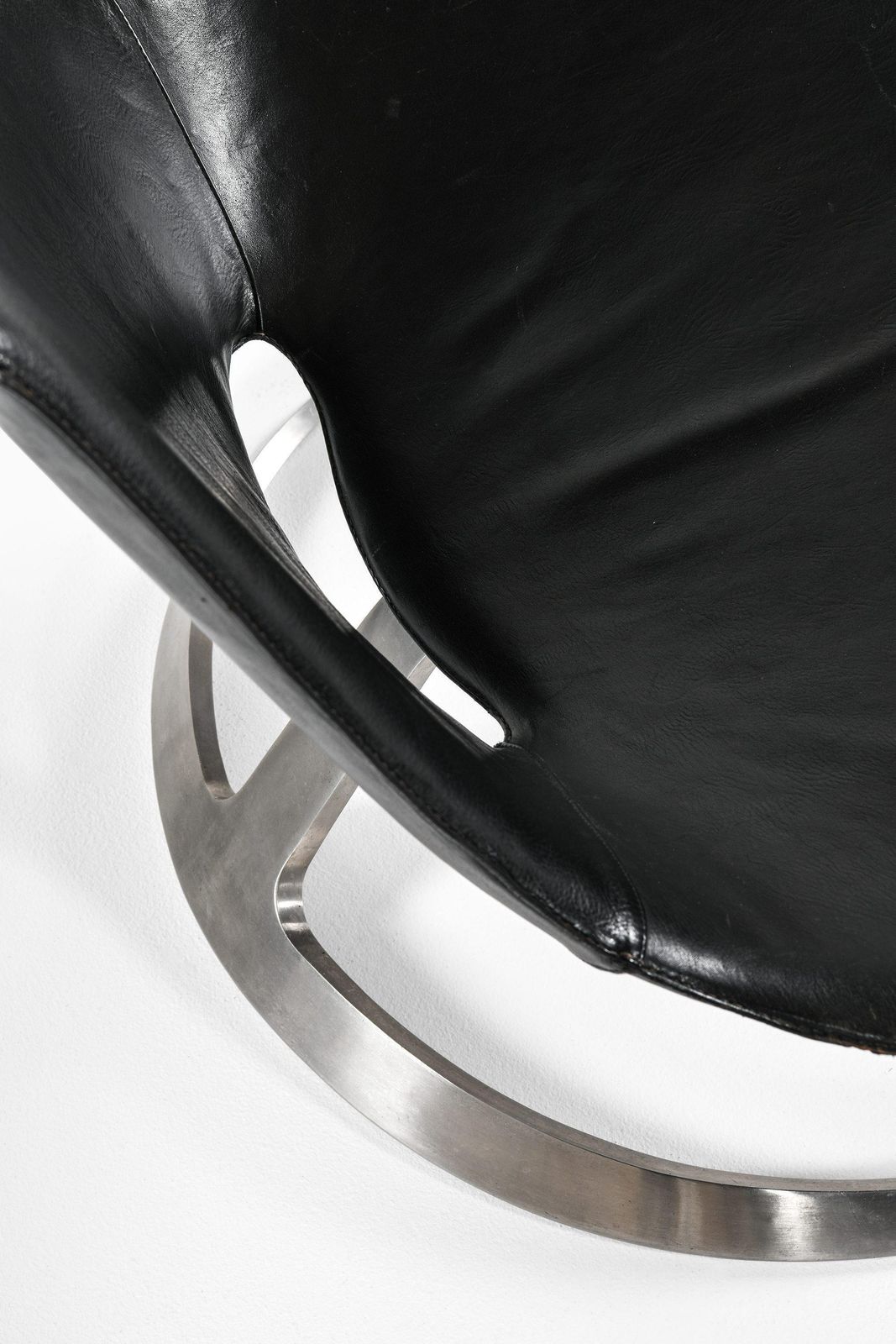Preben Fabricius & Jørgen Kastholm Scimitar Easy Chairs Steel And Leather, 1960s photo vinterior