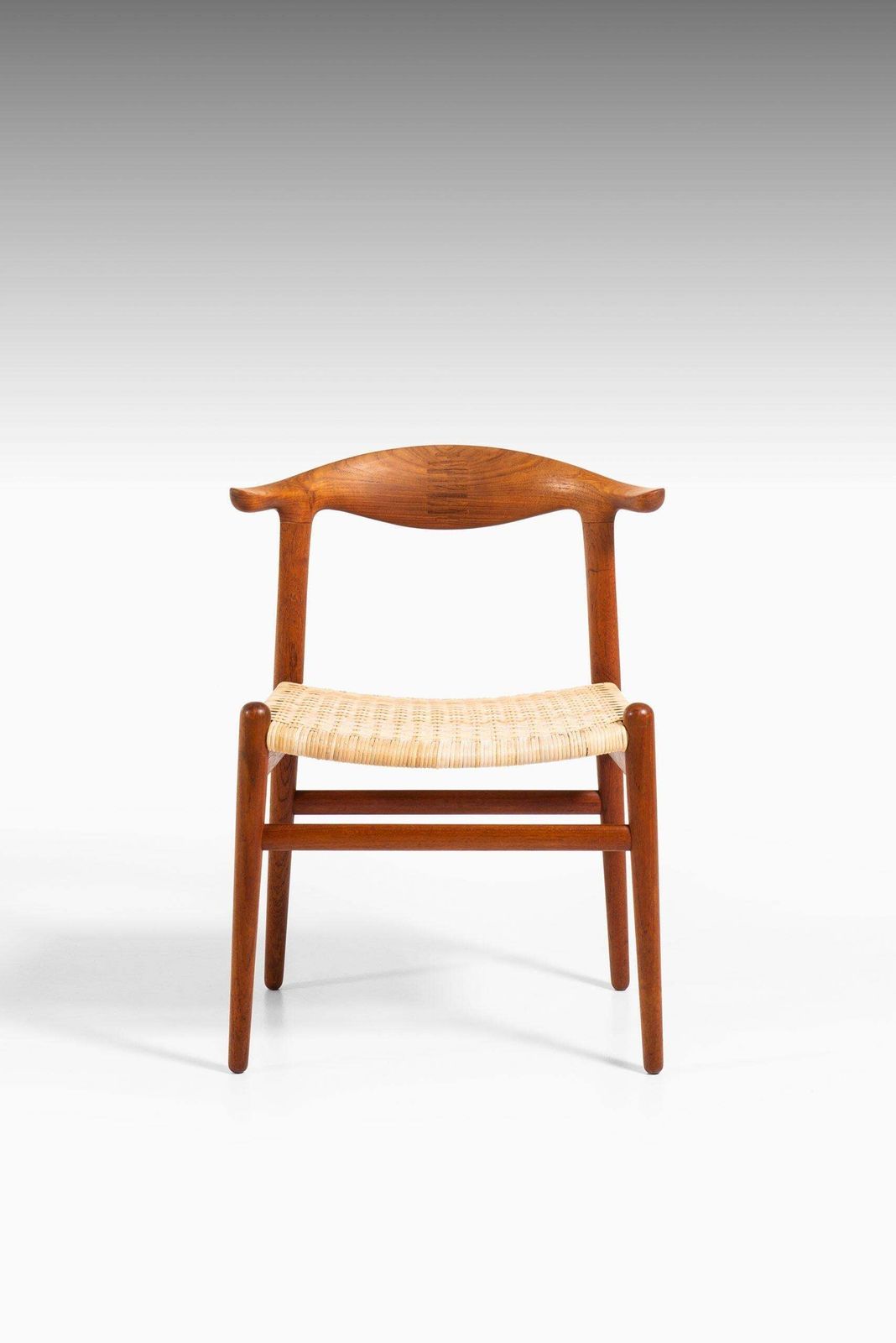 photo for sale Hans Wegner Armchairs Jh 505 Produced By Cabinetmaker Johannes Hansen In Denmark