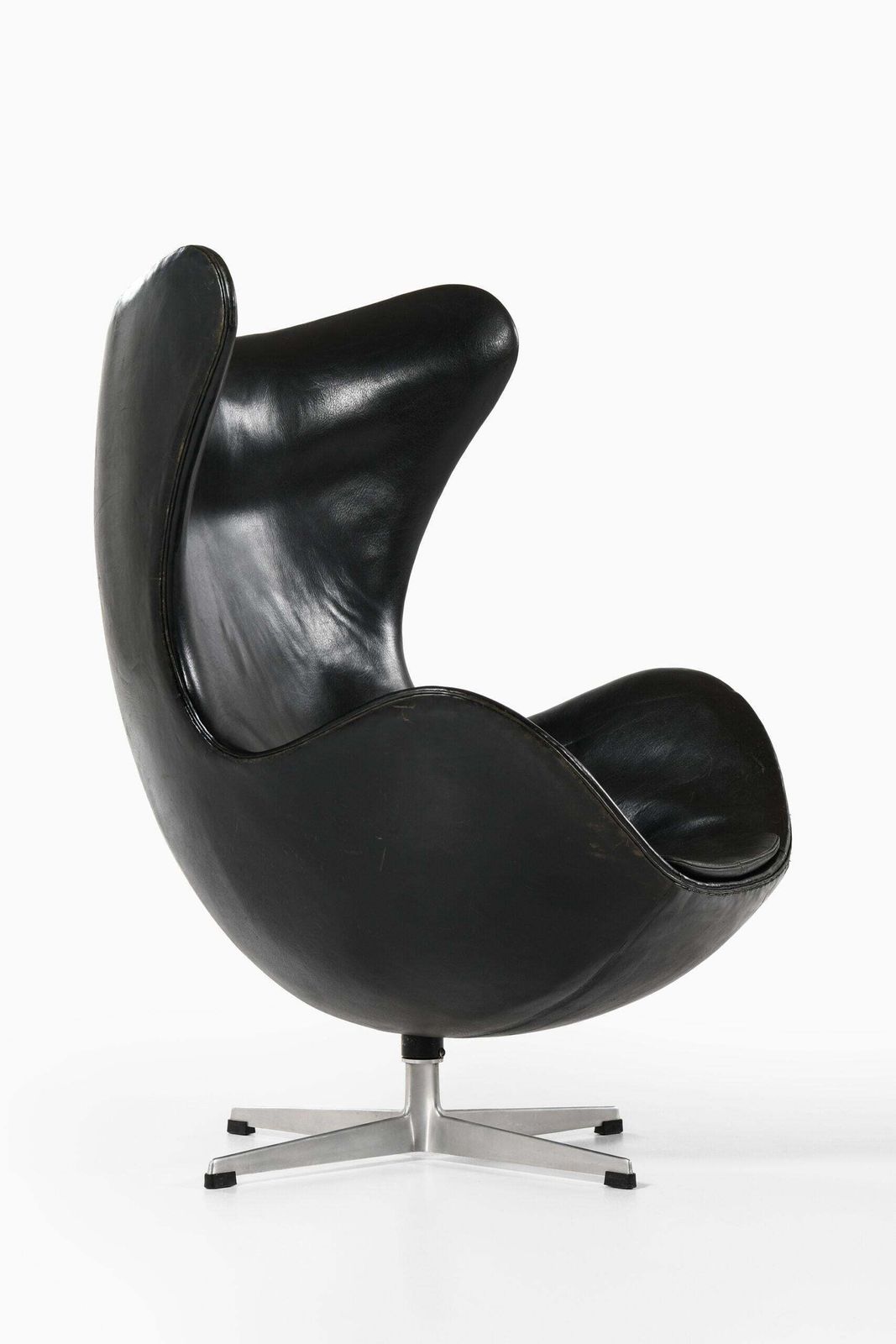 Arne Jacobsen Easy Chair Model 3316 / Egg Produced By Fritz Hansen photo Furniture