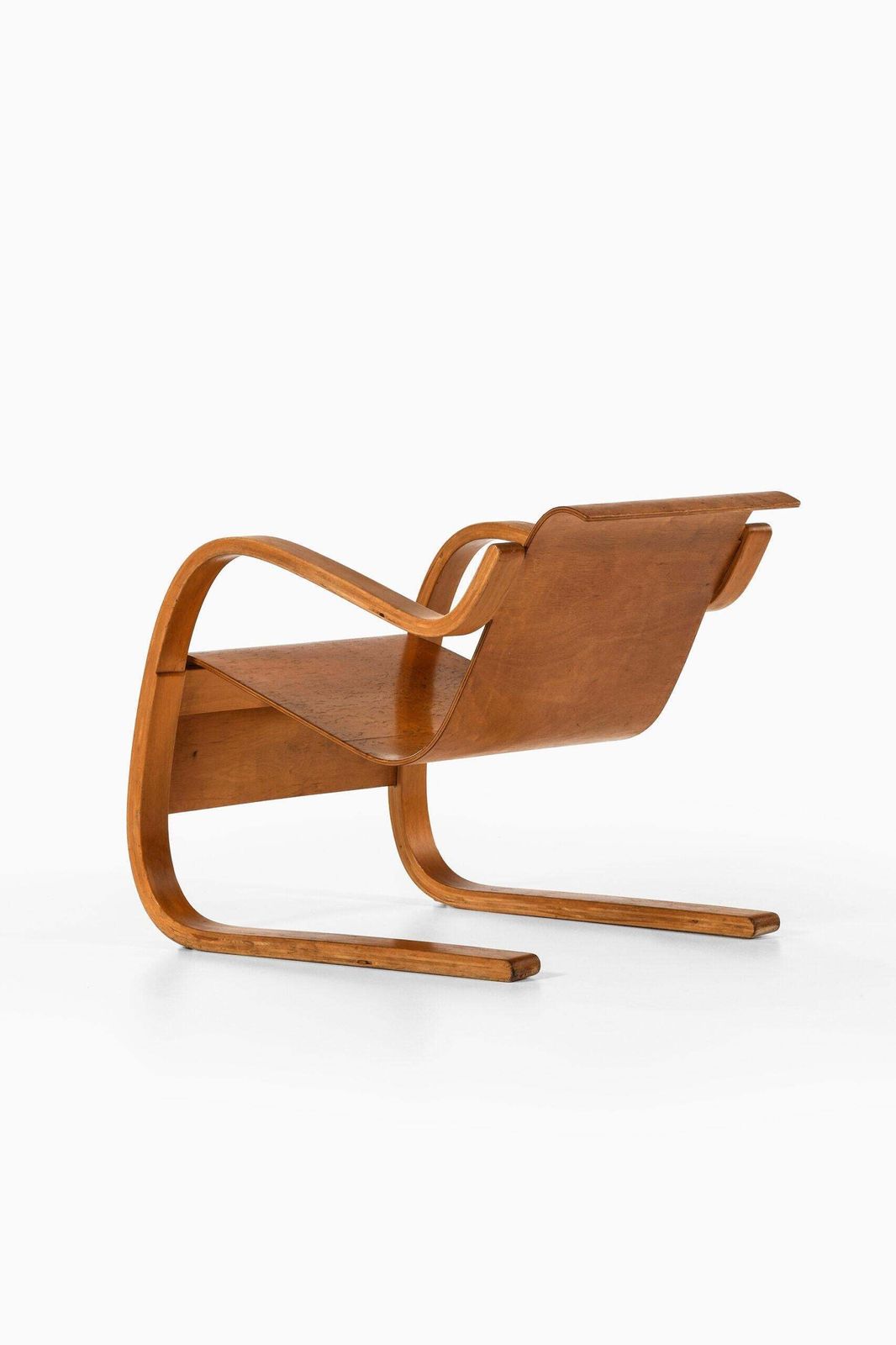 Alvar Aalto Easy Chair Nr 31 Produced By O.Y Huonekalu Ja Rakennustyötehdas photo vinterior