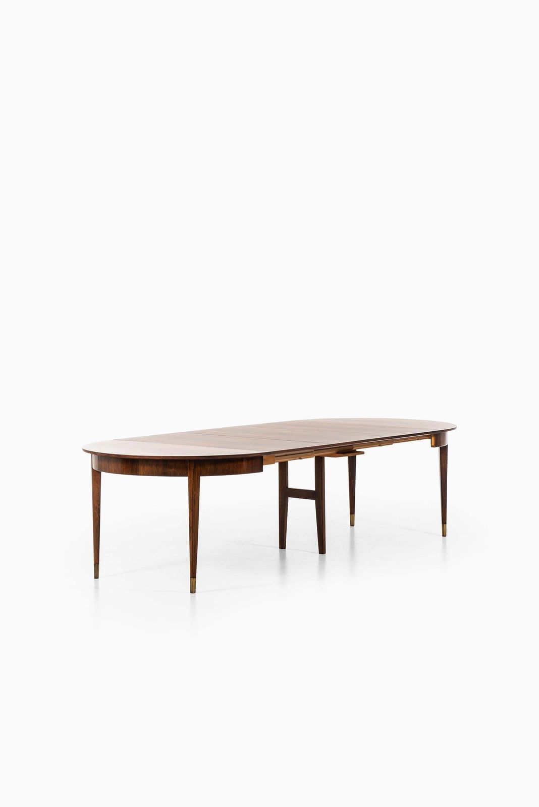 photo furniture Ernst Kühn Dining Table In Rosewood By Lysberg Hansen & Therp In Denmark