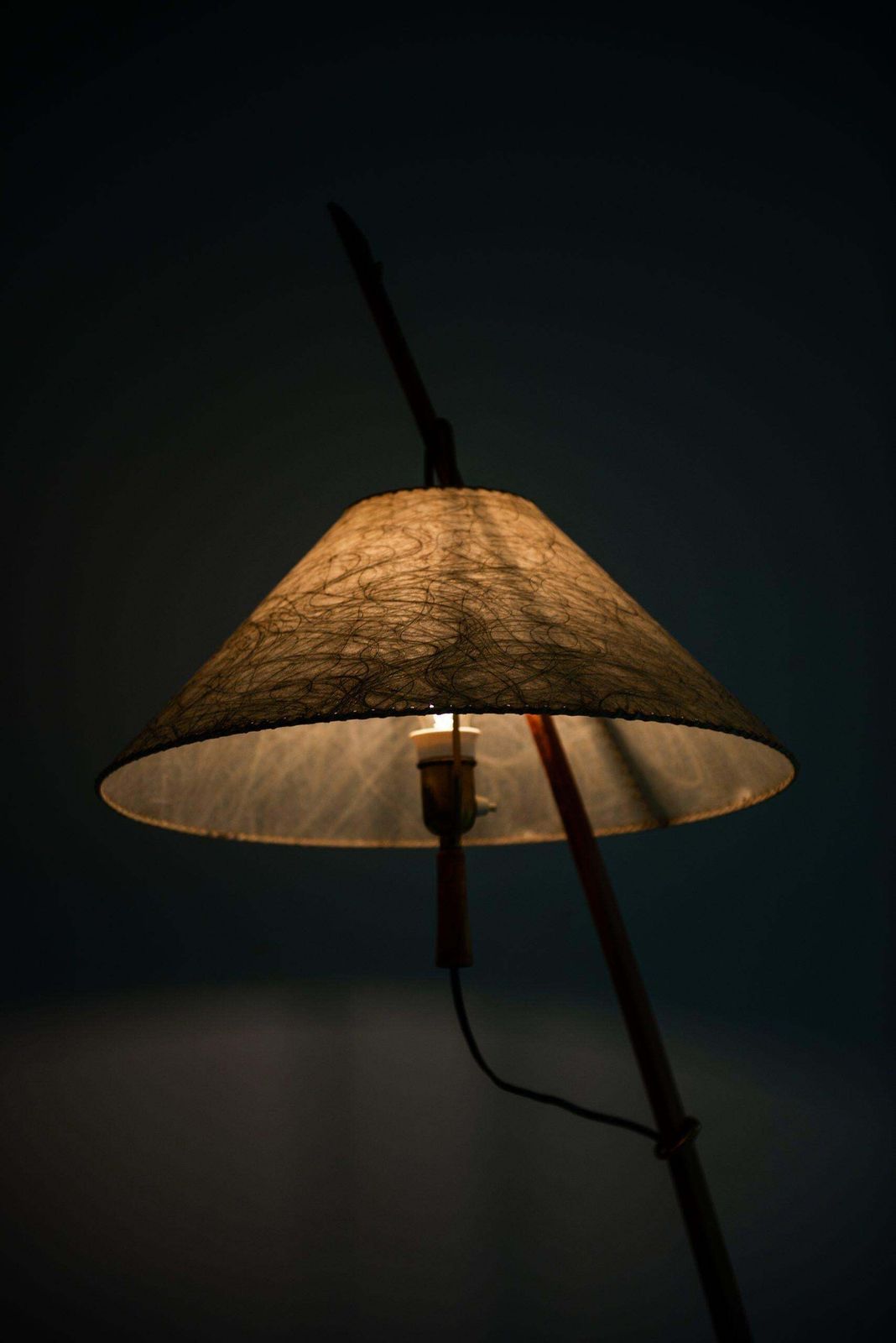 photo vinterior J.T Kalmar & A. Pöll Floor Lamp Model 2076 / Dornstab By J.T Kalmar In Vienna
