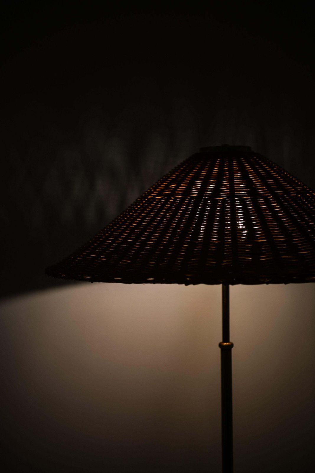 photo furniture Height Adjustable Floor Lamp In Brass, Woven Cane And Rattan Shade, 1940's