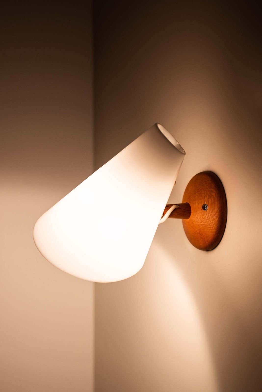 Uno & östen Kristiansson Wall Lamps Produced By Luxus In Vittsjö, Sweden photo vinterior