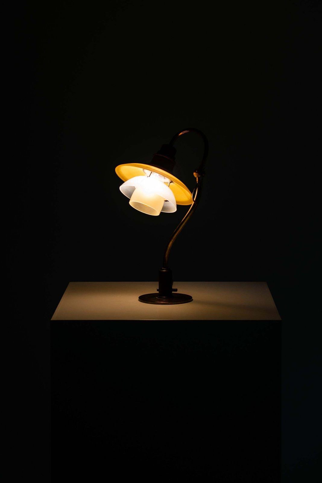 16562.0 Poul Henningsen Table Lamp Model Ph 2/2 Produced By Louis Poulsen In Denmark photo