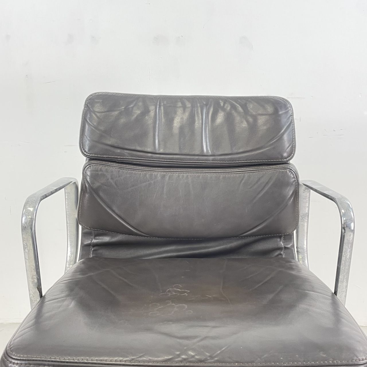 Eames Herman Miller Dark Brown Leather Soft Pad Group photo Furniture