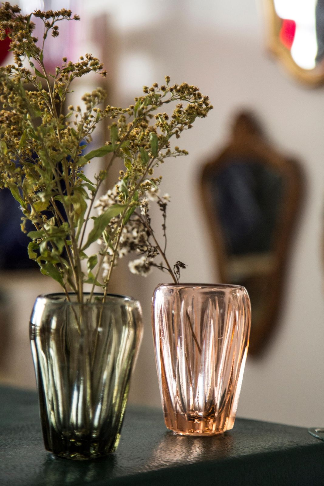 Set Of Two Midcentury Vintage Gray And Pink Crystal Vases, Italy, 1960s photo vinterior