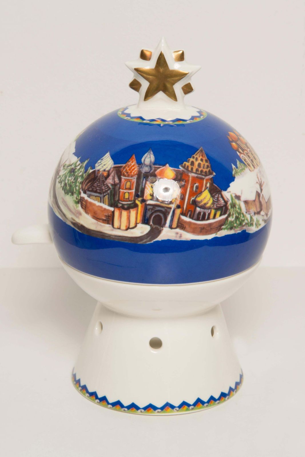 photo for sale Villeroy & Boch Santa's Apple Baker Porcelain Winter Horses Apple Toaster