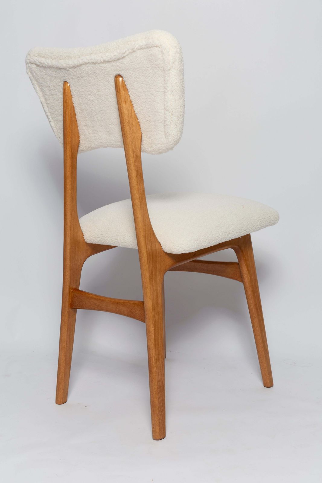 Mid Century Butterfly Chair, Light Ivory Boucle, Light Oak Wood, Europe, 1960s photo 510.0