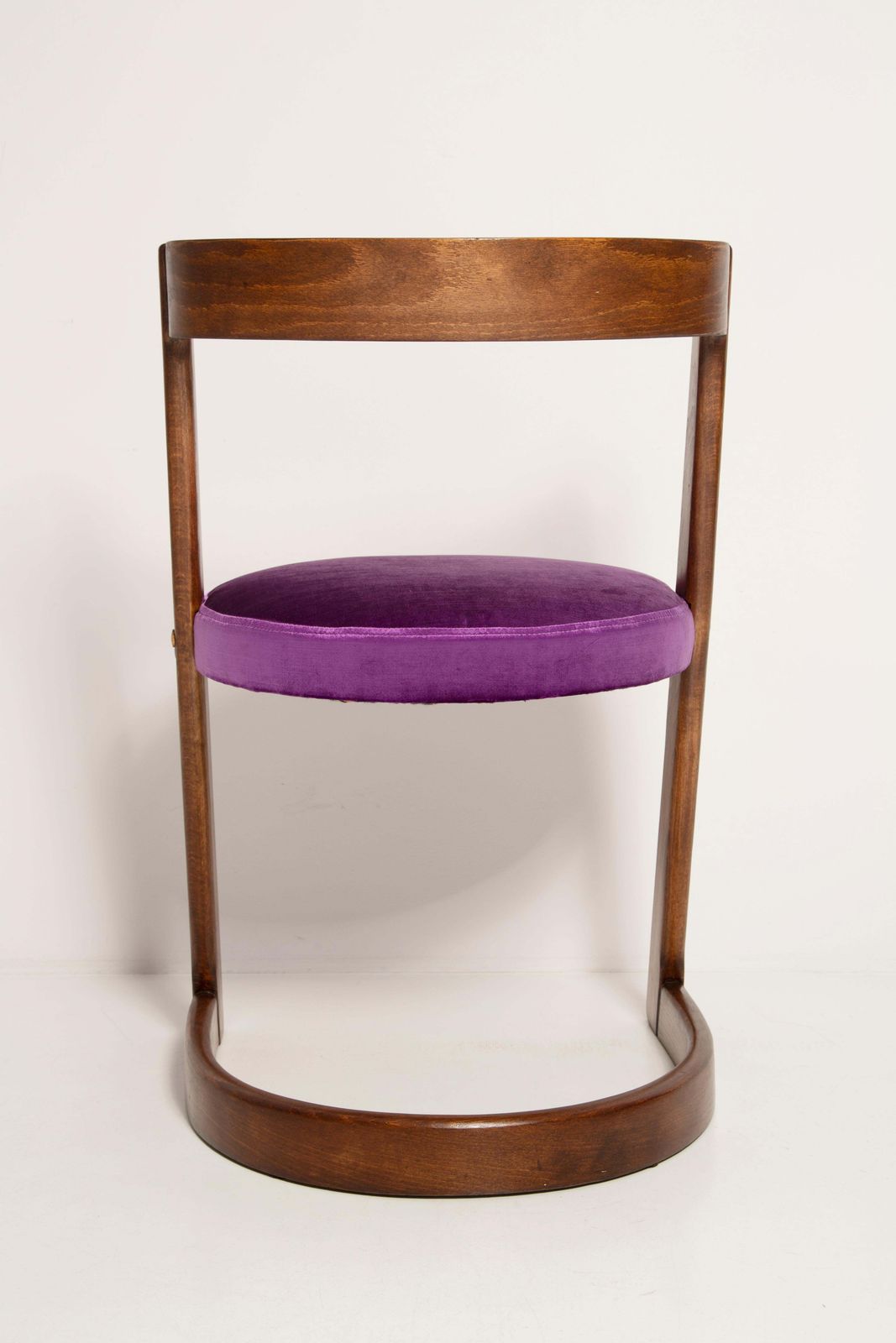 photo buy Mid Century Paarse Velours Halfa Fauteuil Met Bijpassende Kruk, Baumann, Frankrijk, Jaren 1970