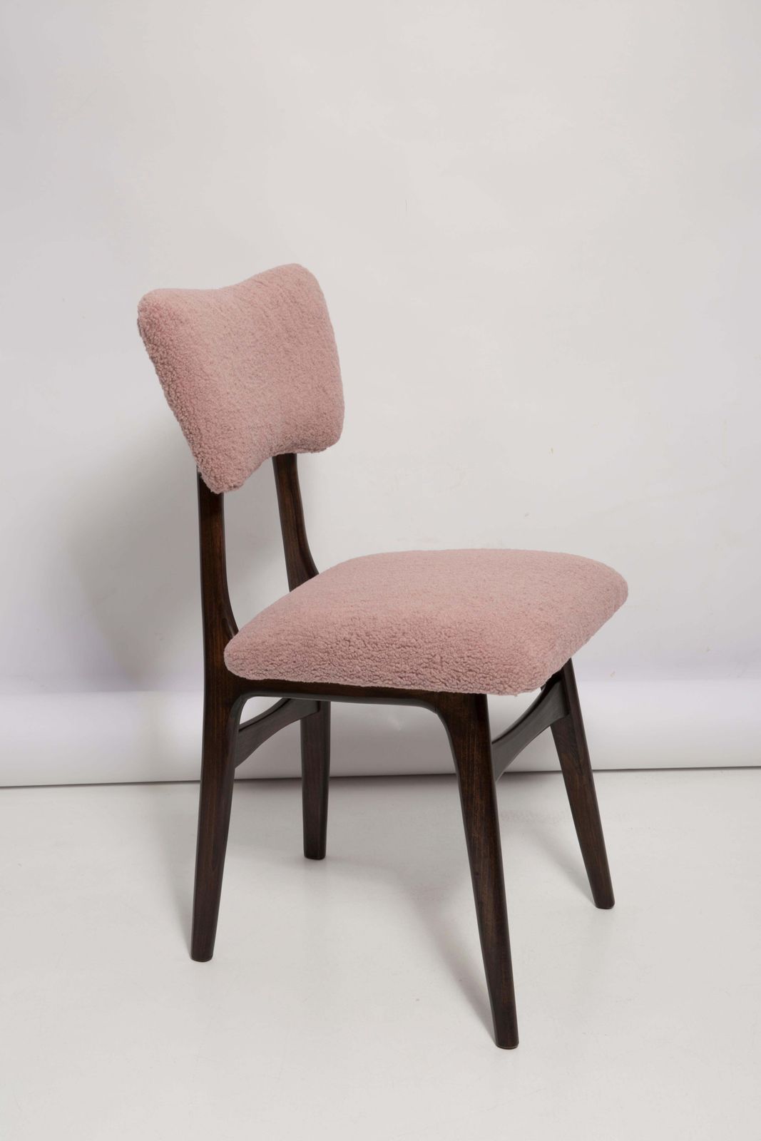 Mid Century Butterfly Dining Chair, Pink Boucle And Walnut Wood, Poland, 1960s photo vintage
