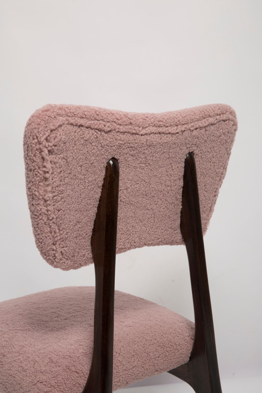 photo furniture Mid Century Butterfly Dining Chair, Pink Boucle And Walnut Wood, Poland, 1960s