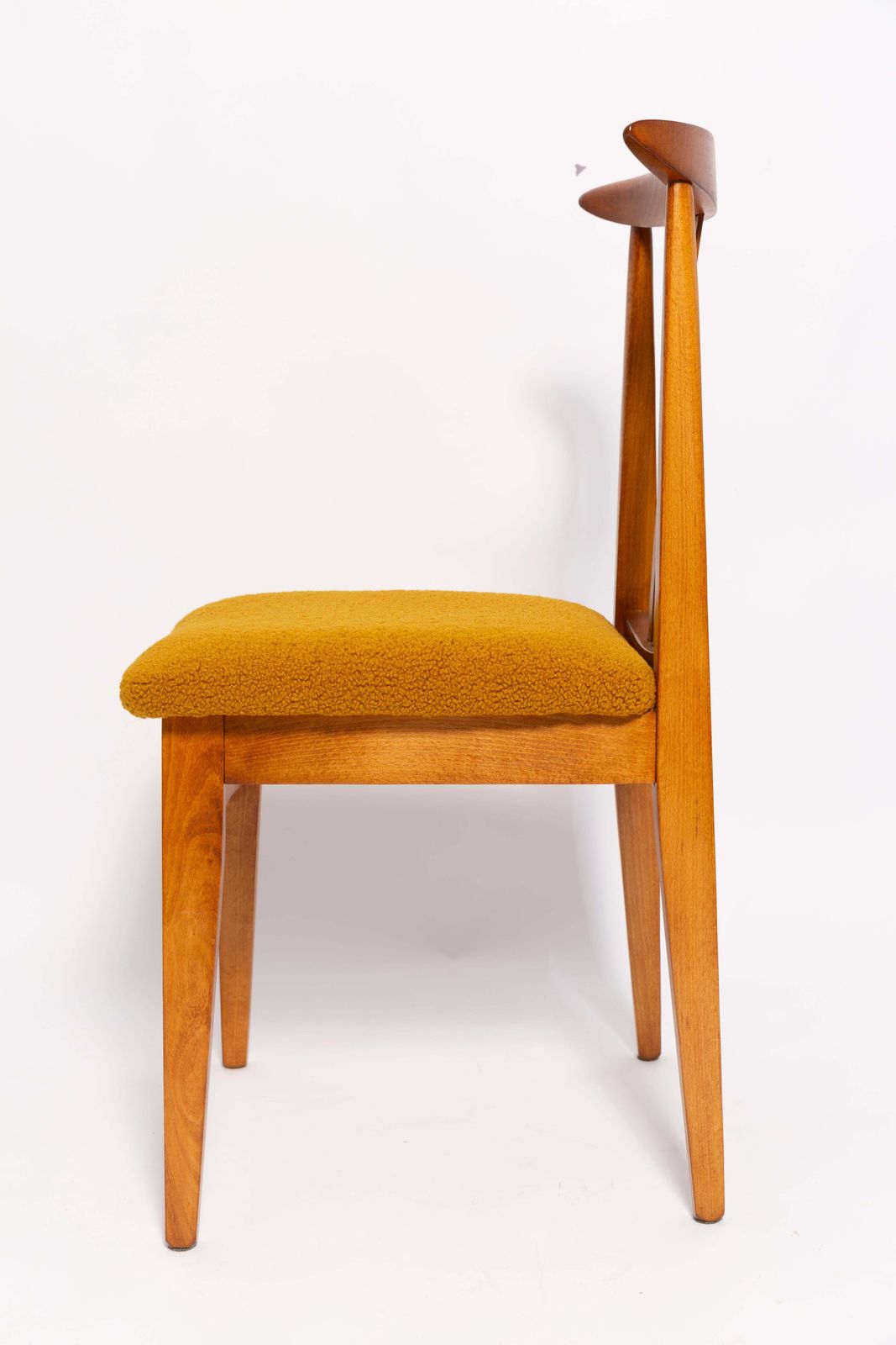 Mid Century Okergele Bouclé Fauteuil, Medium Hout, M. Zielinski, Europa Jaren 1960 photo buy