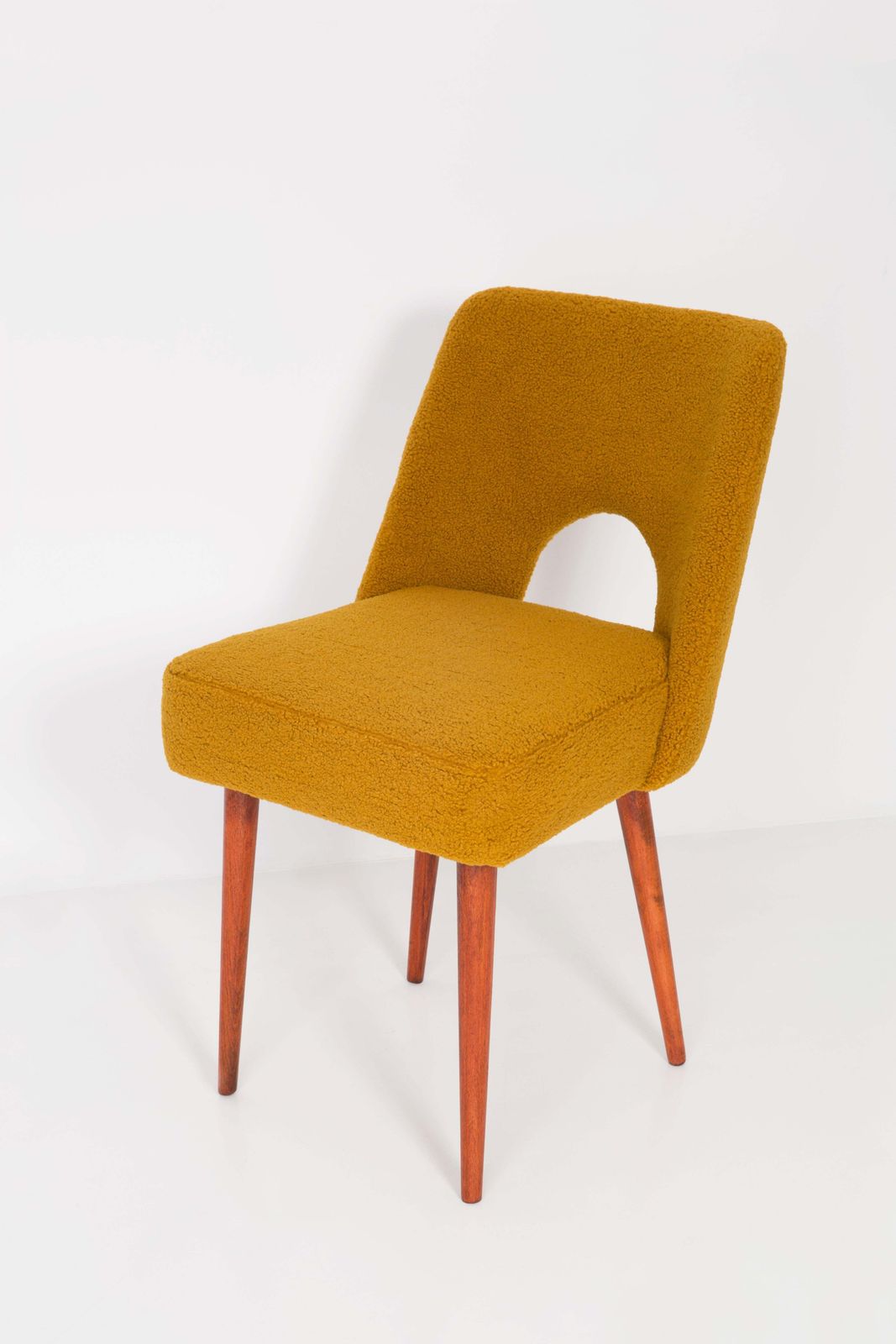 Yellow Ochre Boucle 'Shell' Chair, 1960s photo vinterior