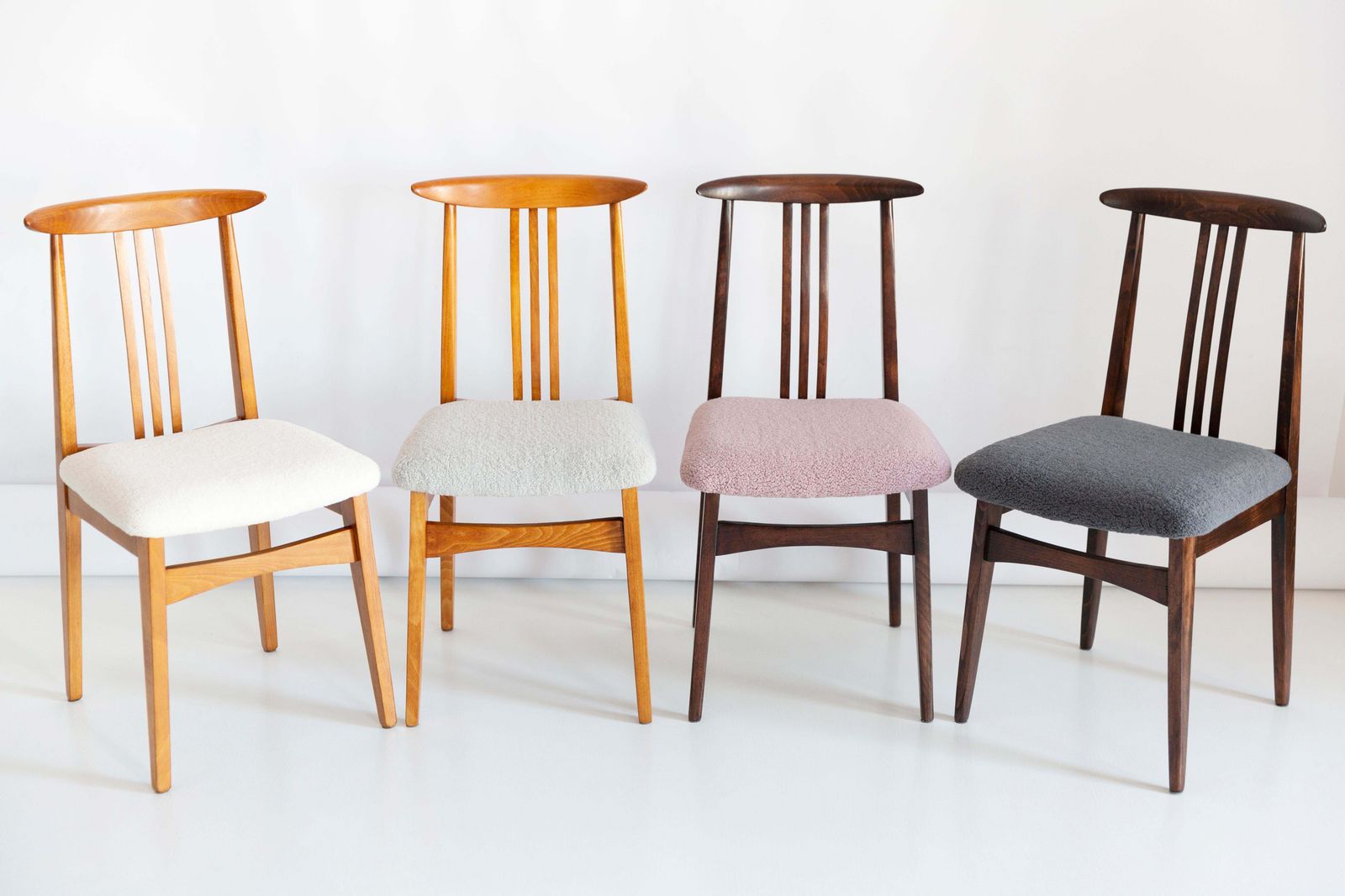 photo for sale Mid Century Linnen Bouclé Fauteuil, Walnoot, Ontworpen Door M. Zielinski, Europa, Jaren 1960