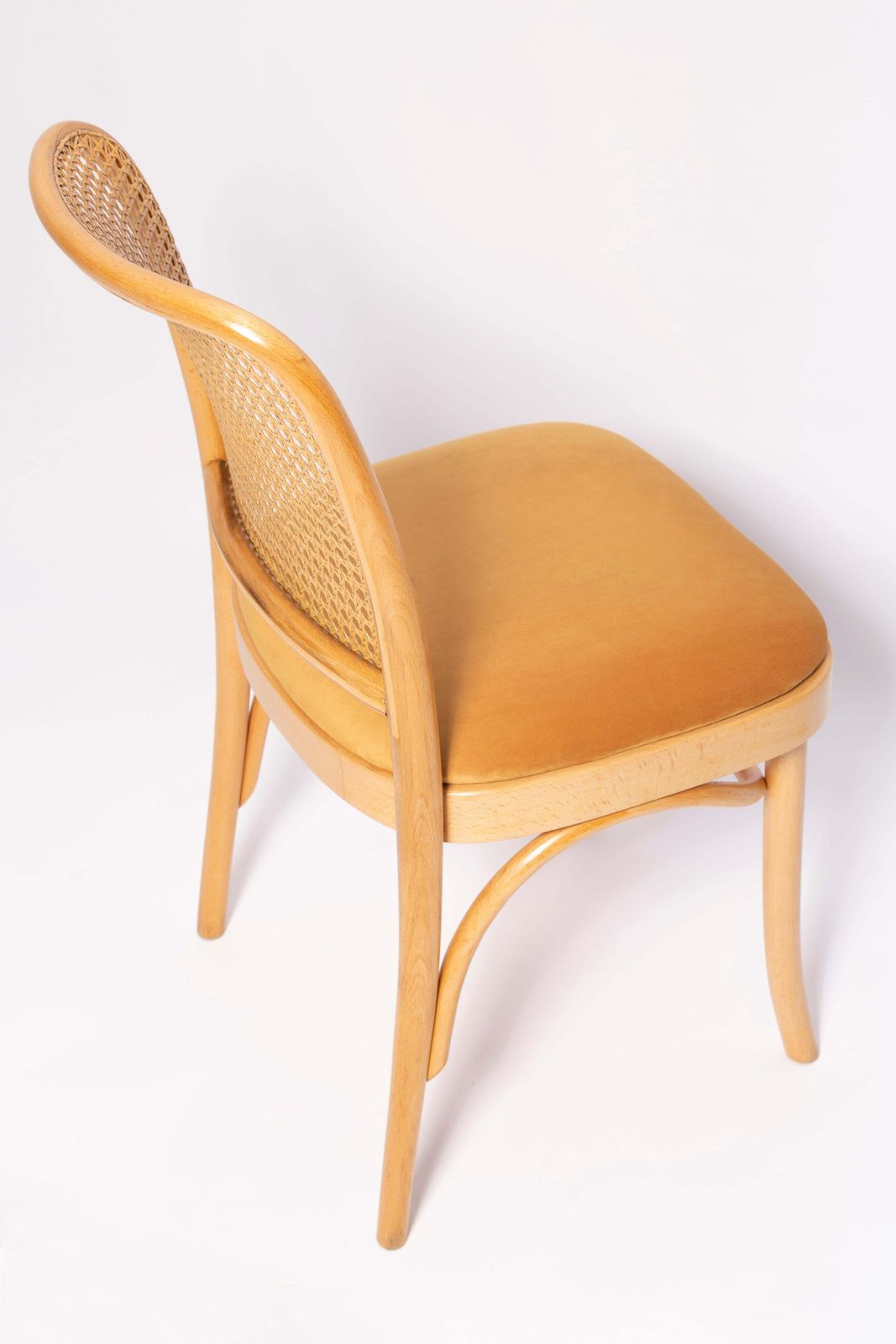 photo furniture Mid Century Gele Velours Thonet Hout Rattan Stoel, Europa, Jaren 1960