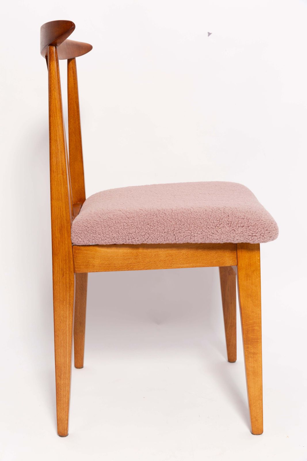 Mid Century Roze Boucle Fauteuil, M. Zielinski, Europa, Jaren 1960 photo 510.0