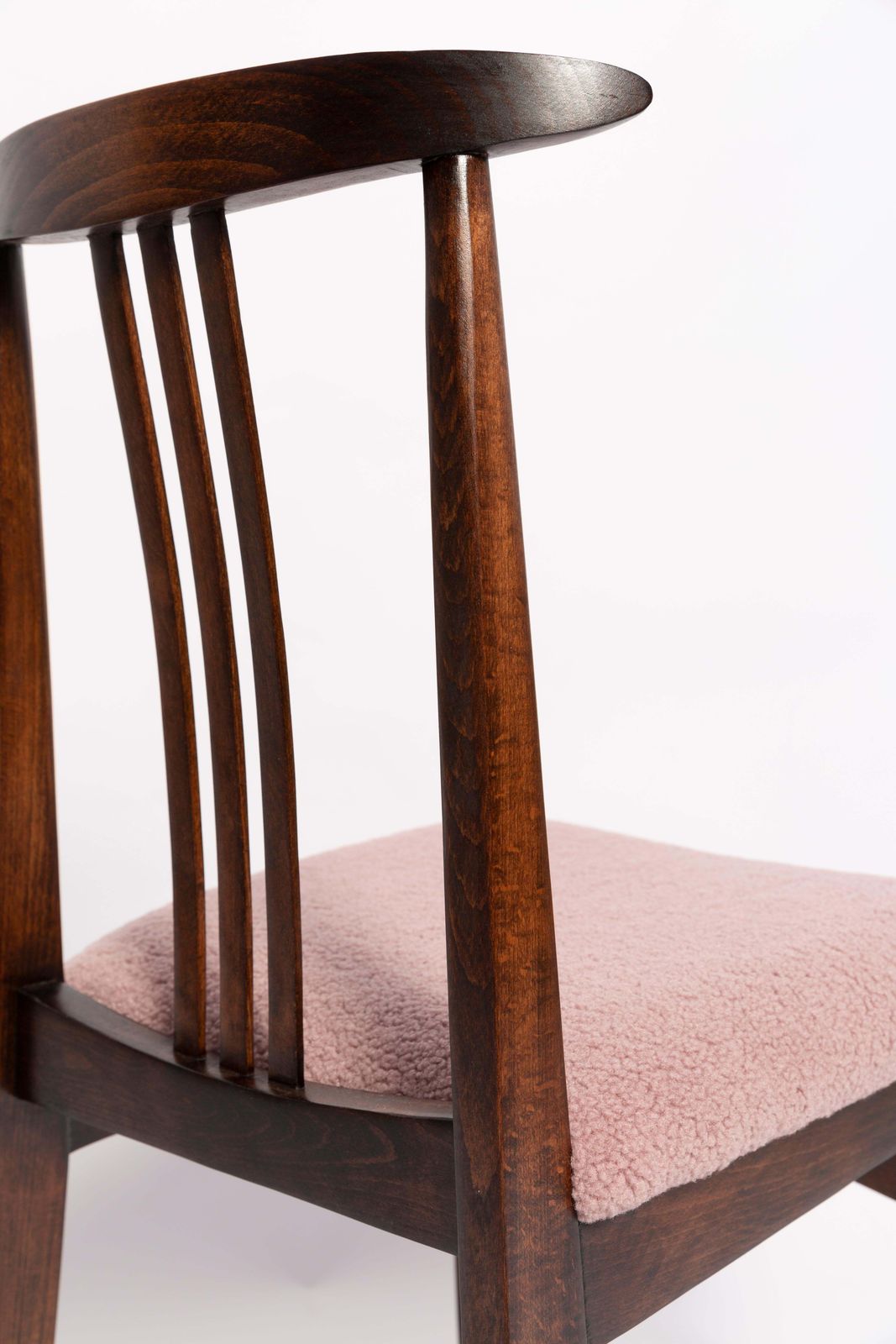 Mid Century Roze Boucle Fauteuil, Walnoothout, Door M. Zielinski, Europa, Jaren 1960 photo vinterior
