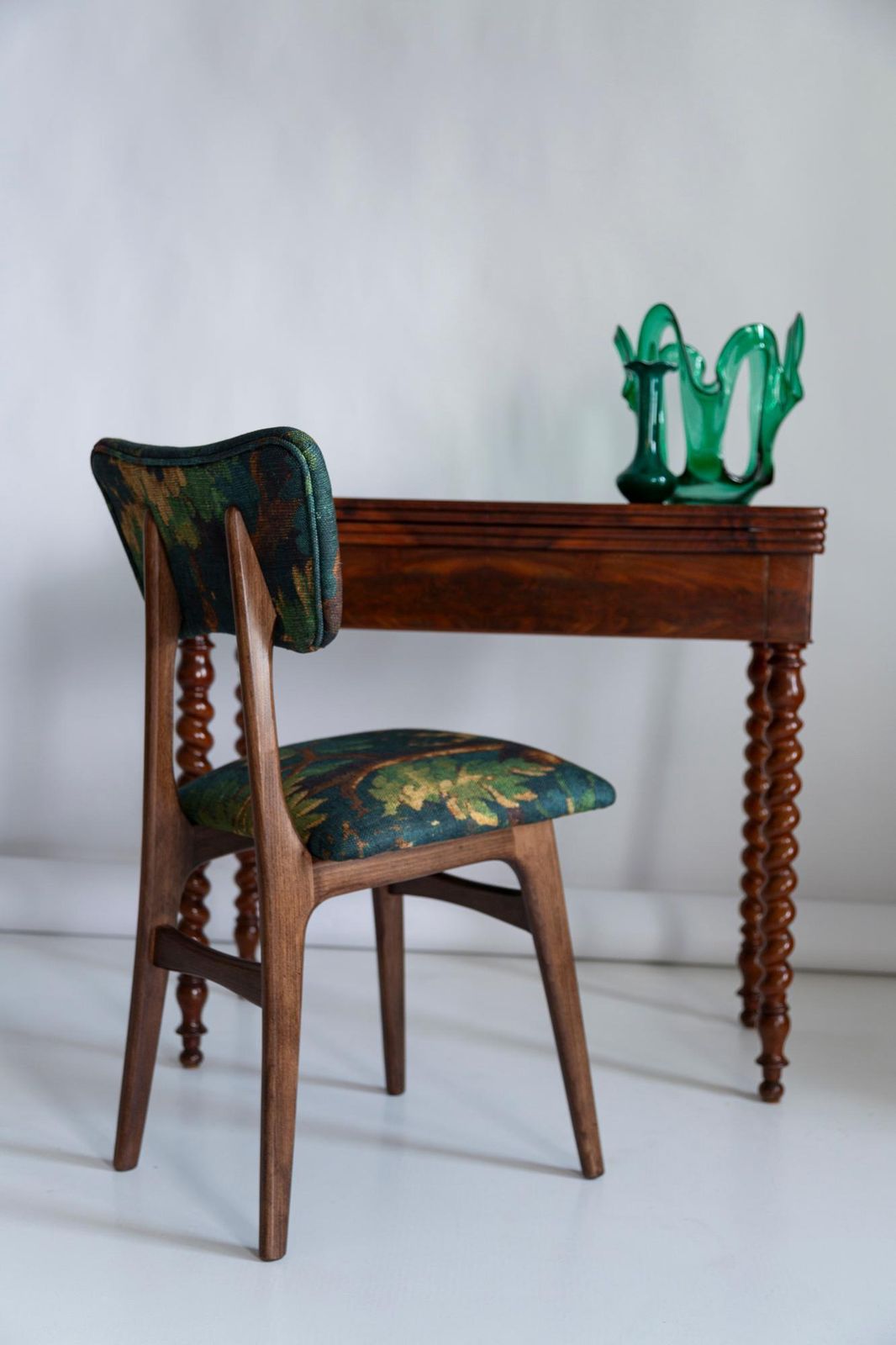 Mid Century Butterfly Chair, Linen Schwarzwald Dedar, Donker Hout, Europa, Jaren 1960 photo furniture