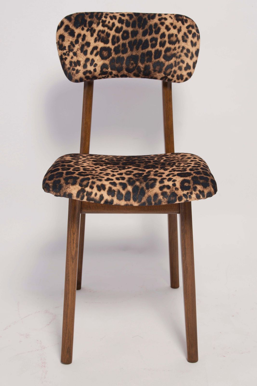 Mid Century Luipaardfluwelen Fauteuil, Walnouthout, Rajmund Halas, Polen, Jaren 1960 photo furniture
