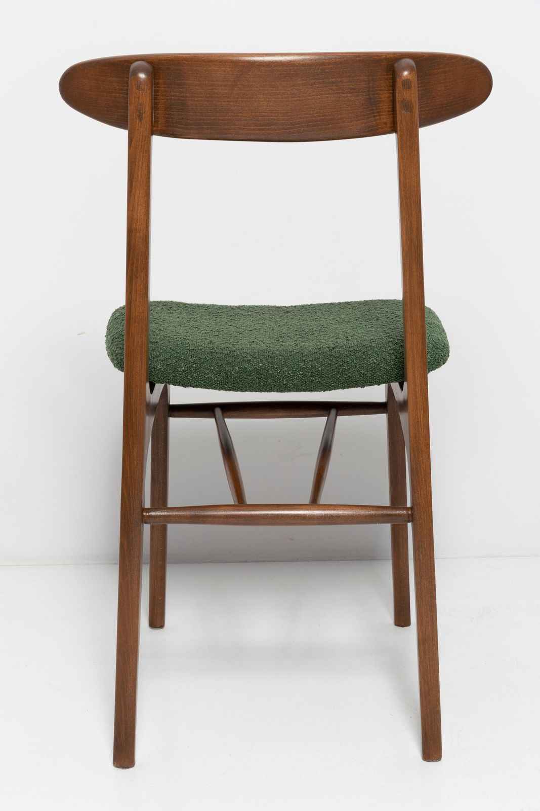 Meubels Mid Century Groene Bouclé Fauteuil, Walnouthout, Rajmund Halas, Polen, Jaren 1960 photo