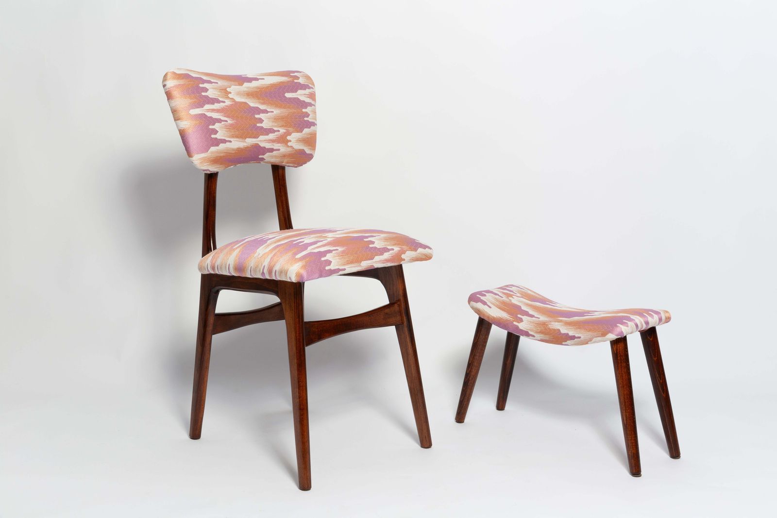 Mid Century Vlinderstoel Met Voetenbank, Fandango Jacquard, Donker Hout, Europa, Ca. Jaren 1960 photo Meubels