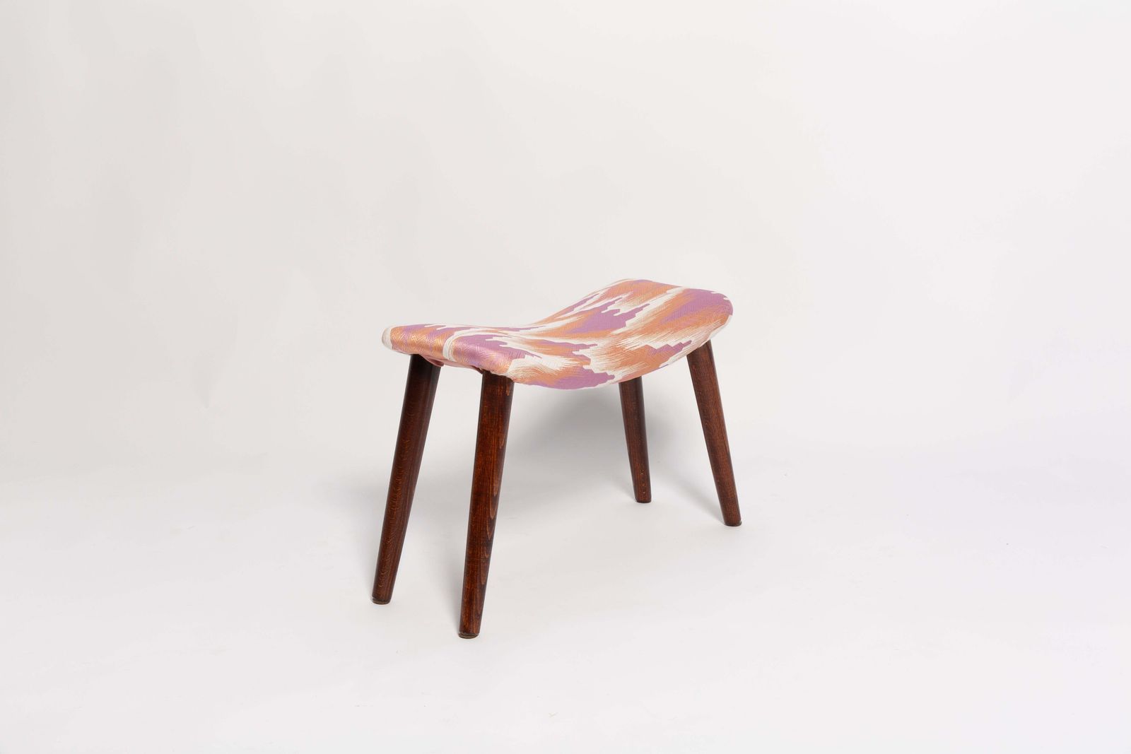 Mid Century Vlinderstoel Met Voetenbank, Fandango Jacquard, Donker Hout, Europa, Ca. Jaren 1960 photo buy