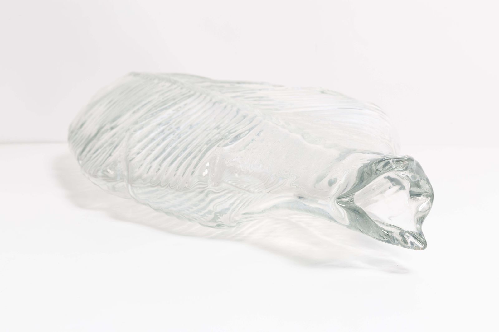 photo furniture Mid Century Big Leaf Transparent Vase, Italy, 1960s