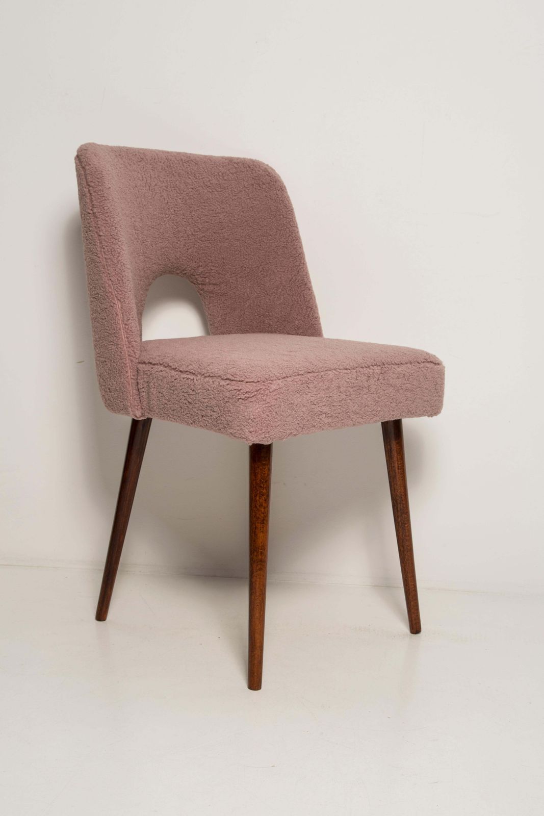 Midcentury Pink Bouclé 'Shell' Chair, Europe, 1960s photo vintage