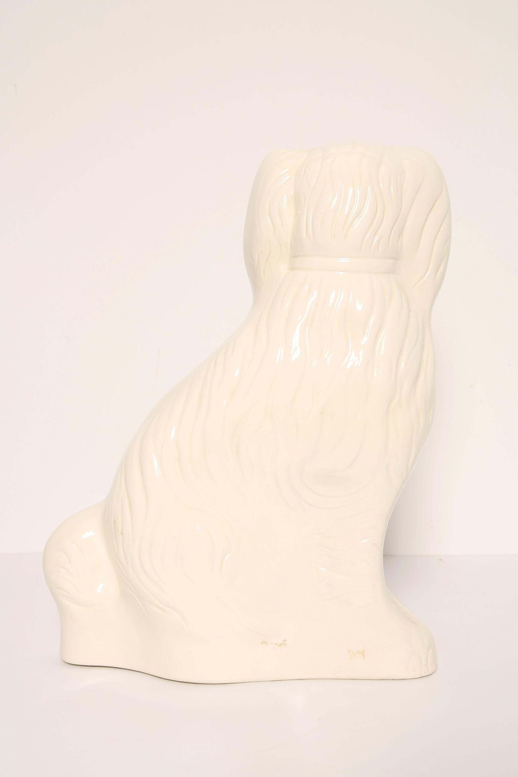 photo furniture 19e Eeuwse Engelse Aardewerken Yorkshire Hond, Staffordshire, Engeland, Ca. Jaren 1960