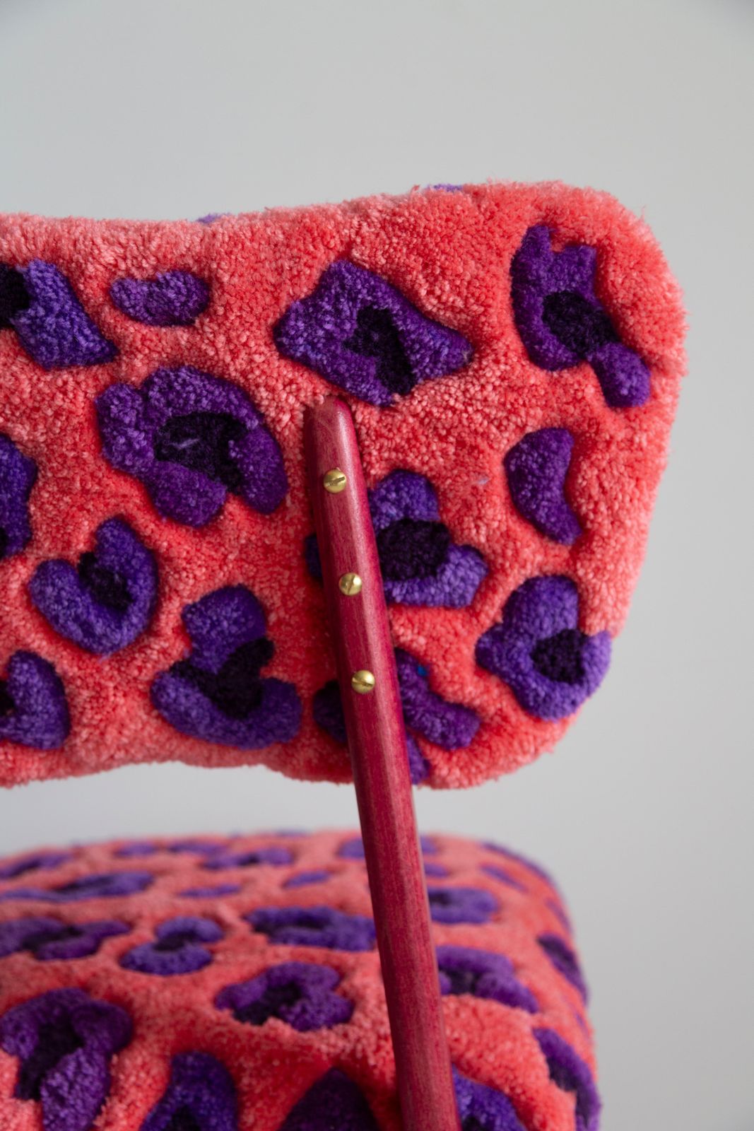 photo vinterior Mid Century Butterfly Chair, Hand Tufting Pink Wool Leopard, Europe, 1960s