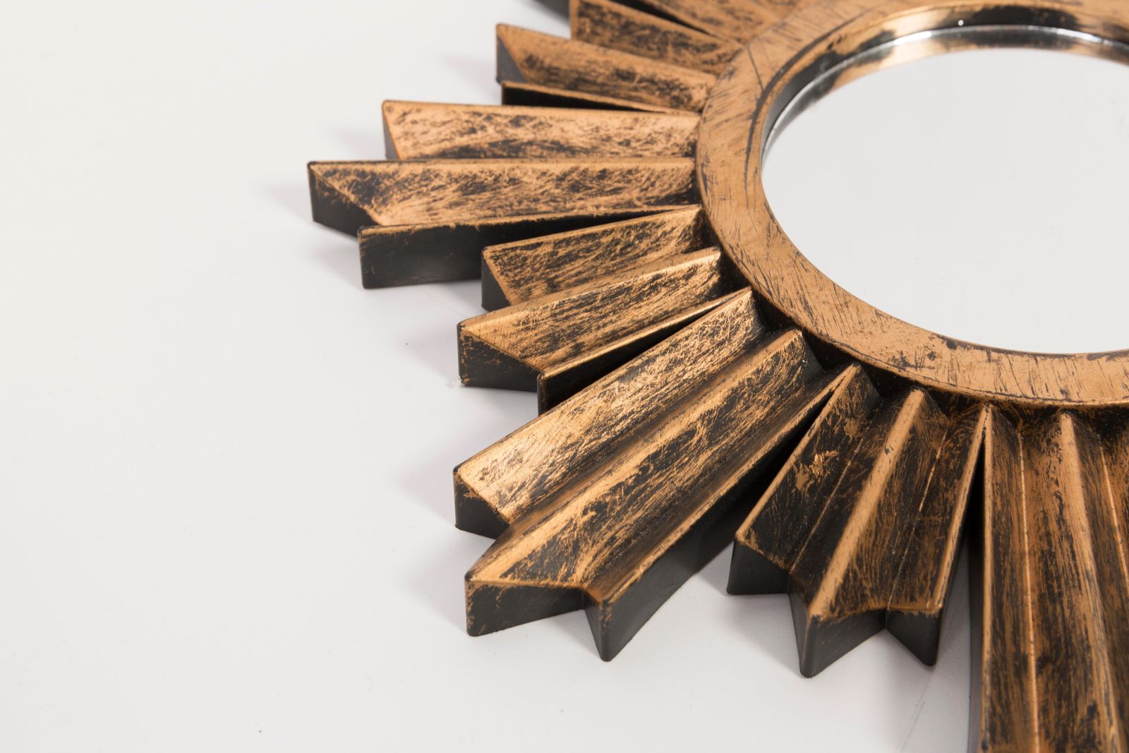 20e Eeuwse Moderne Gouden Sunburst Spiegel, Kunststof, Jaren 1980 photo buy
