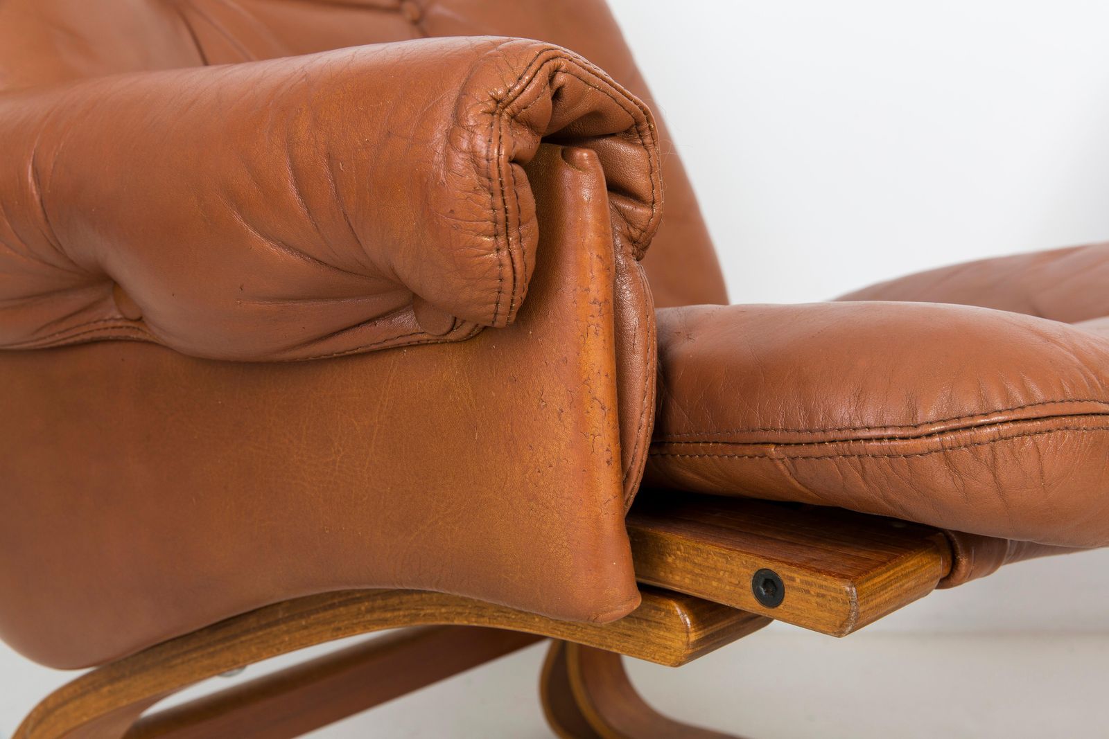 photo vintage 20th Century Teak Wood Kengu Sofa, Elsa & Nordahl Solheim For Rybo Rykken, 1970s