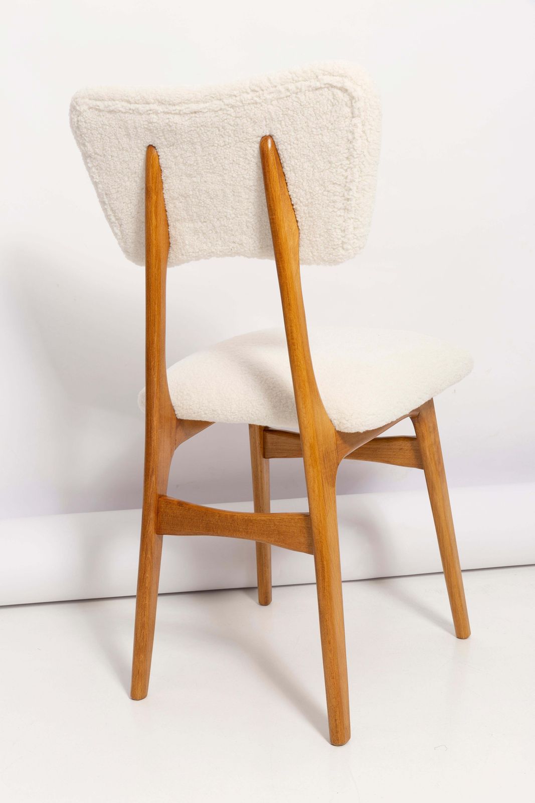 Mid Century Butterfly Dining Chair, Light Creme Boucle, Poland, 1960s photo vintage