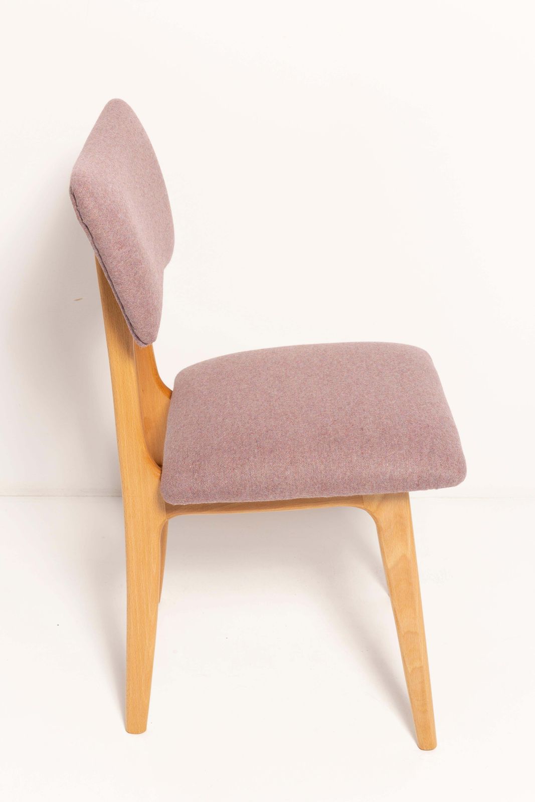 Vier 20e Eeuwse "Butterfly" Eetkamerstoelen, Roze Wol, Licht Hout, Europa, Jaren 1960 photo buy