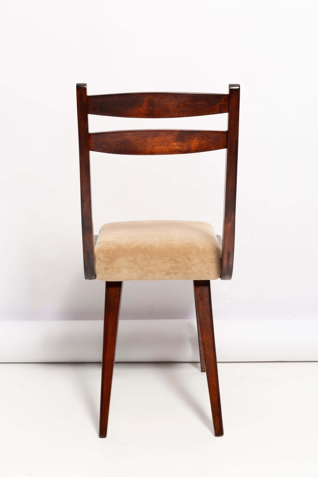 photo buy Set Van Vier Mid Century Gazelle II Stoelen In Beige Hout, Europa, Ca. Jaren 1960