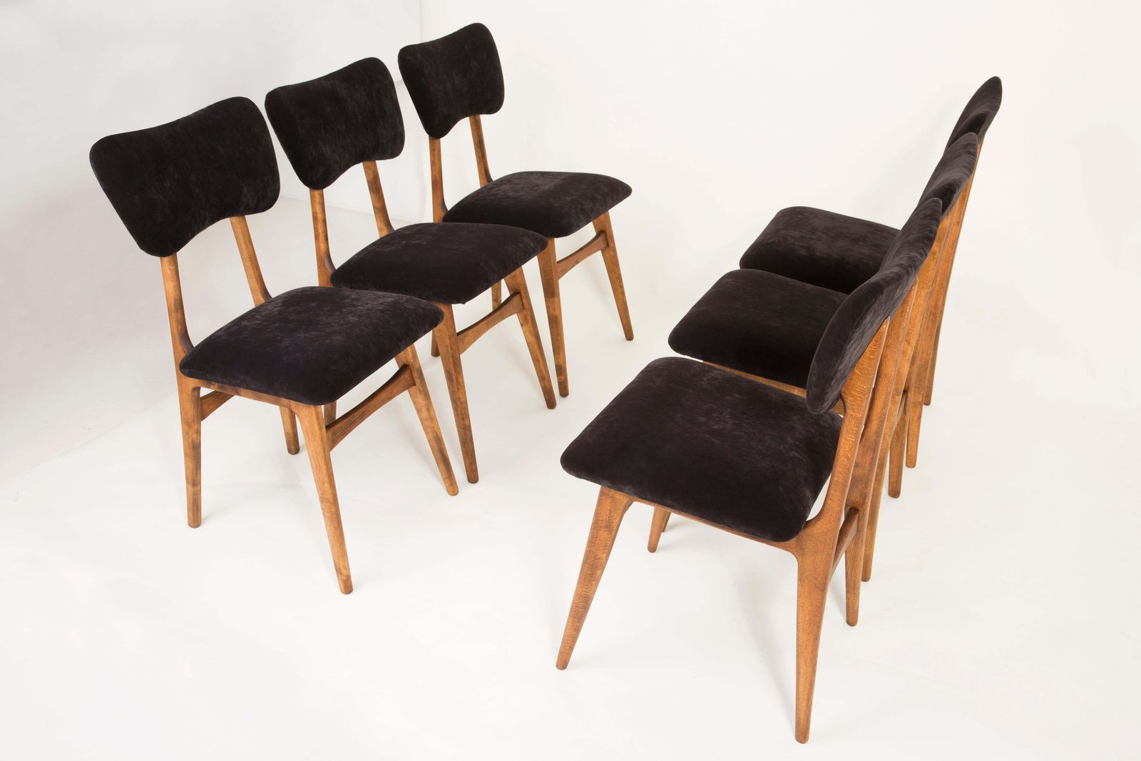 Set Van Zes 20e Eeuwse Stoelen Met Zwart Fluweel, Europa, Jaren 1960 photo 2551.0