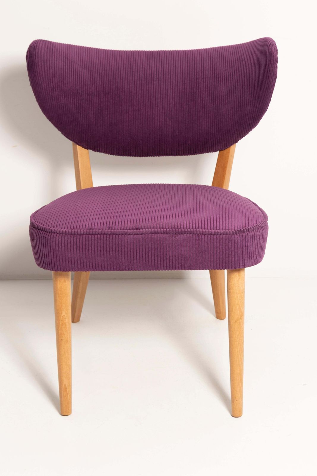 photo vinterior Midcentury Style Violet Velvet Club Chair, By Vintola Studio, Europe, Poland