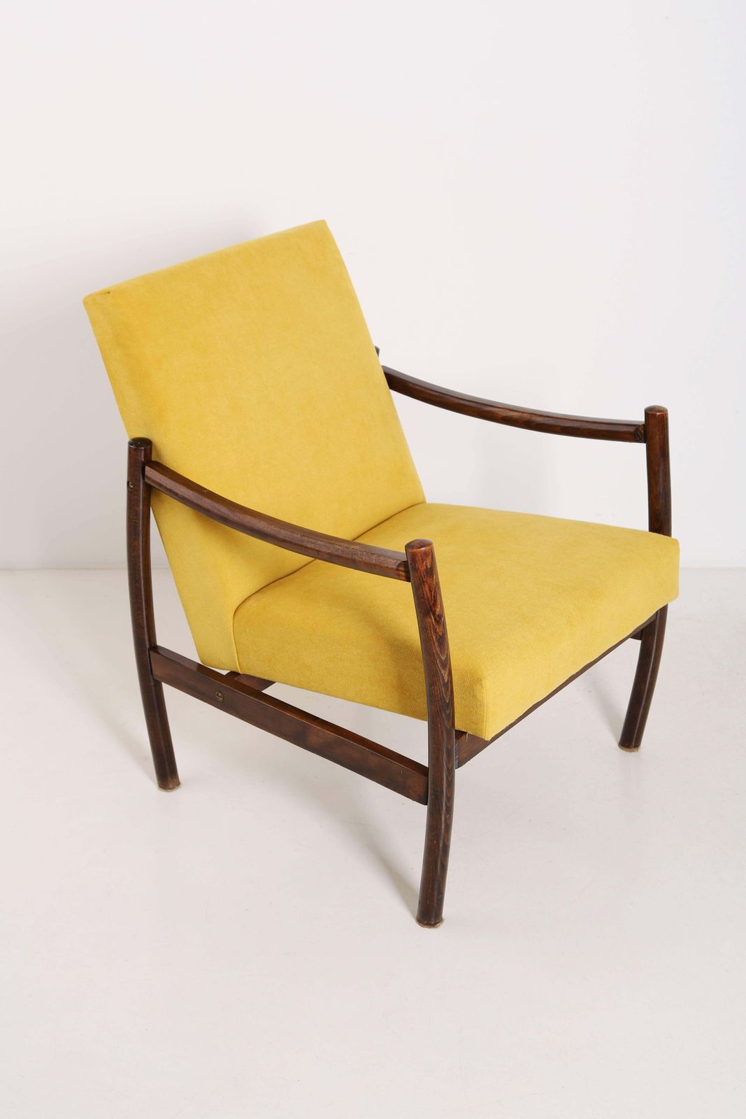 Mid Century Fauteuil In Geel Velours, Europa, Ca. Jaren 1960 photo furniture