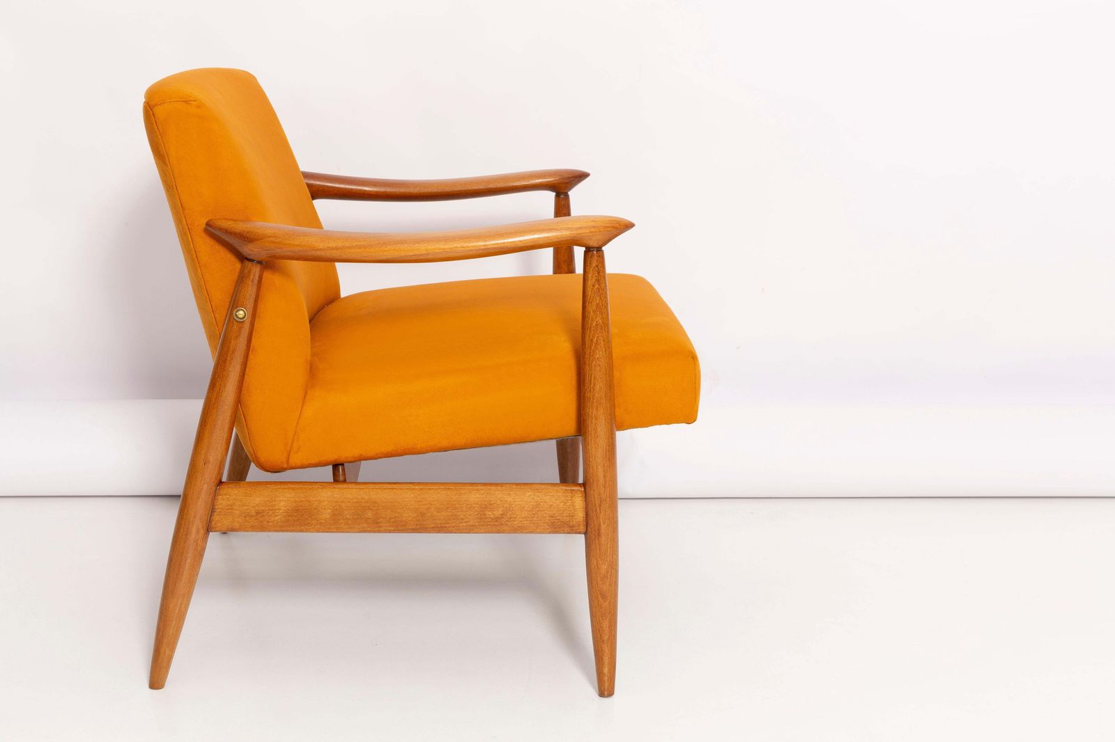 photo furniture Mid Century Mosterdgele Fauteuil, Ontworpen Door J. Kedziorek, Europa, Jaren 1960