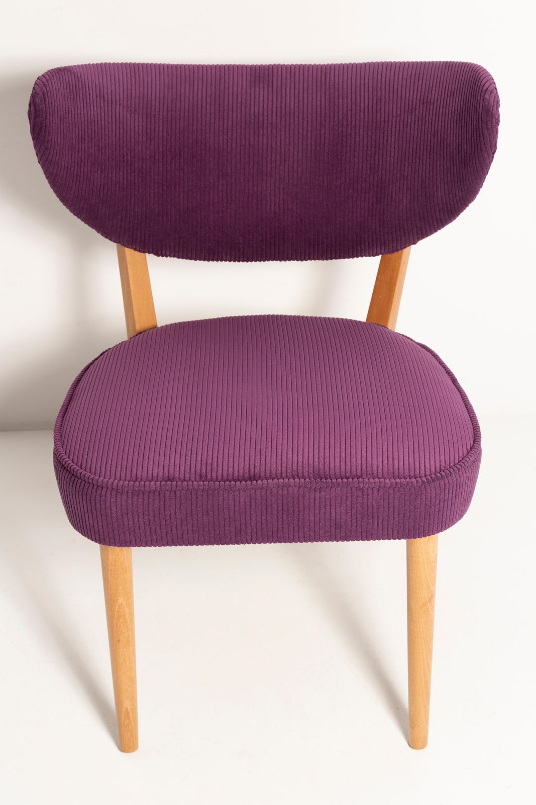 photo vinterior Paar Mid Century Stijl Fauteuils In Violet Fluweel, Door Vintola Studio, Europa