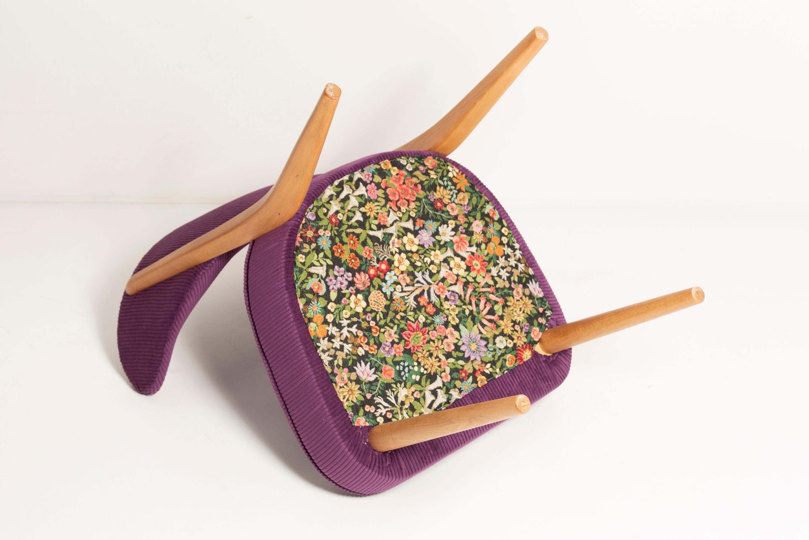photo buy Paar Mid Century Stijl Fauteuils In Violet Fluweel, Door Vintola Studio, Europa